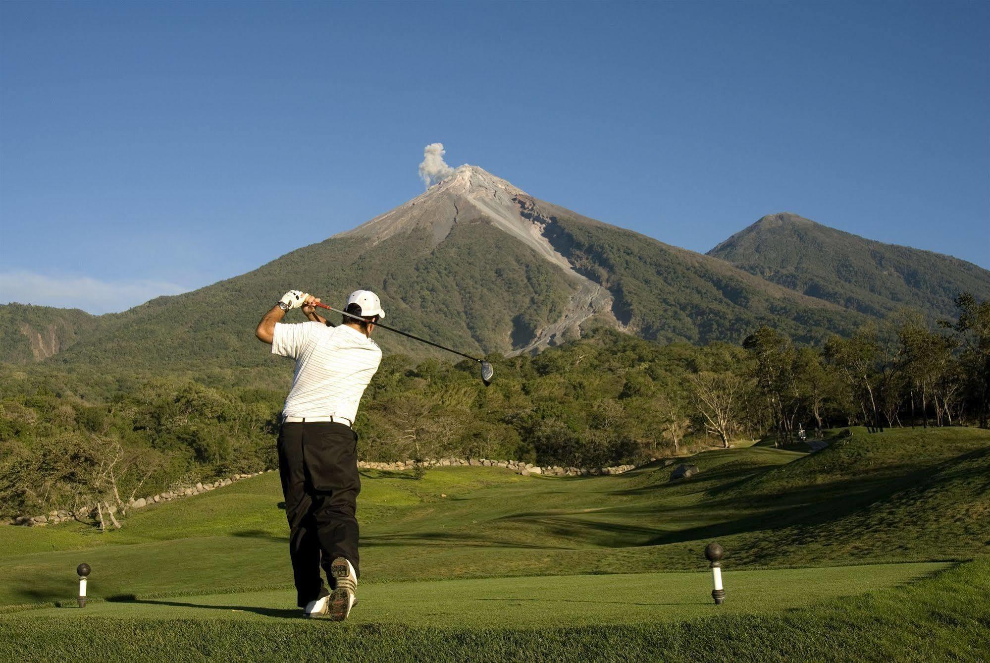 Hotel La Reunion Golf Resort And Residences Antigua Exteriér fotografie