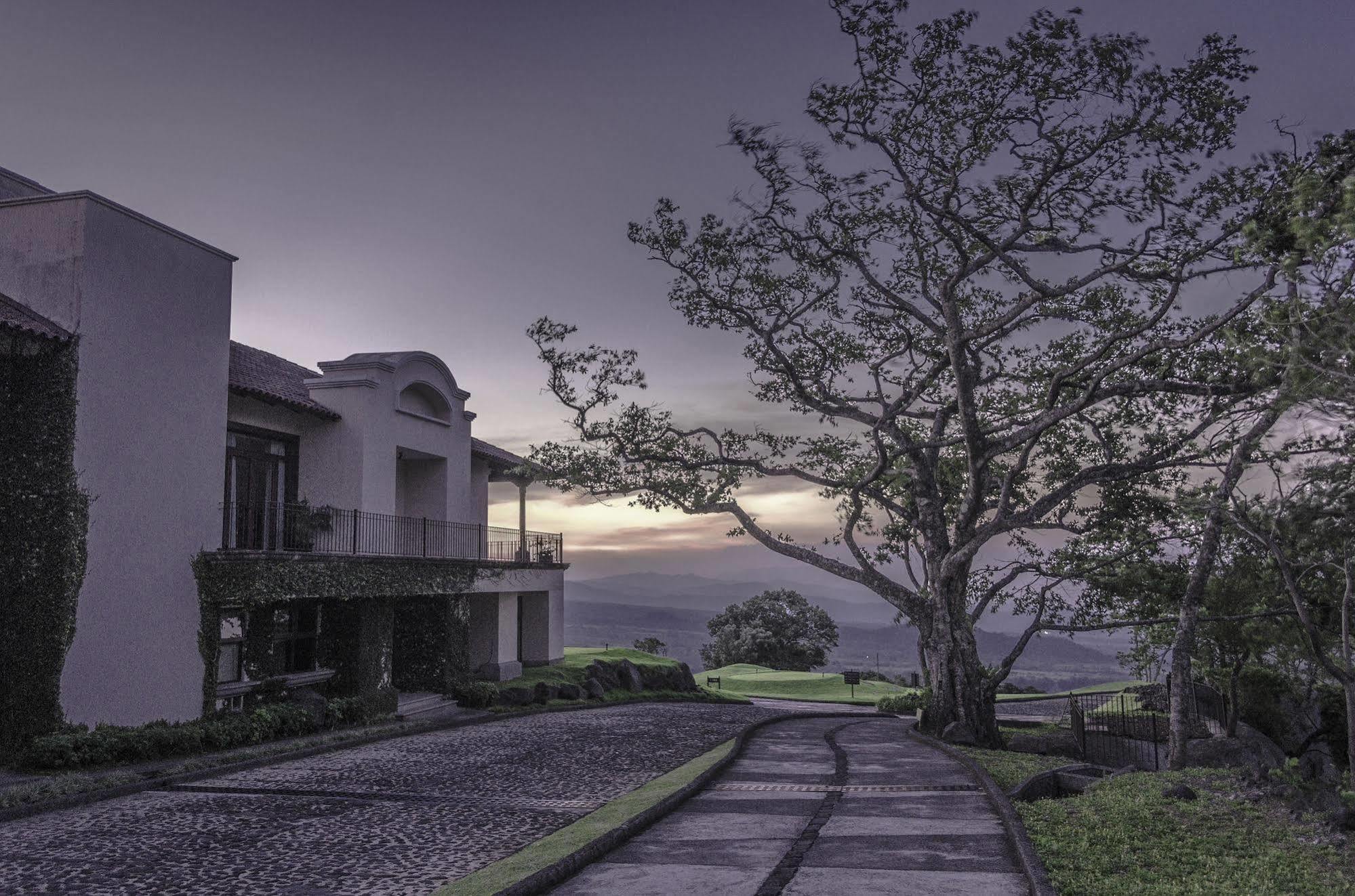 Hotel La Reunion Golf Resort And Residences Antigua Exteriér fotografie
