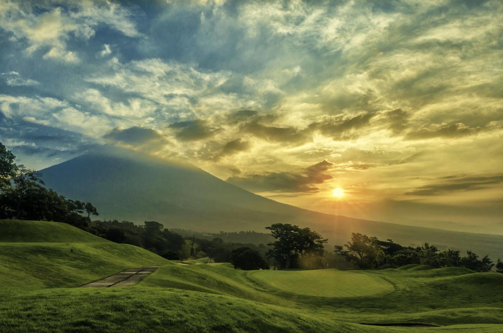 Hotel La Reunion Golf Resort And Residences Antigua Exteriér fotografie